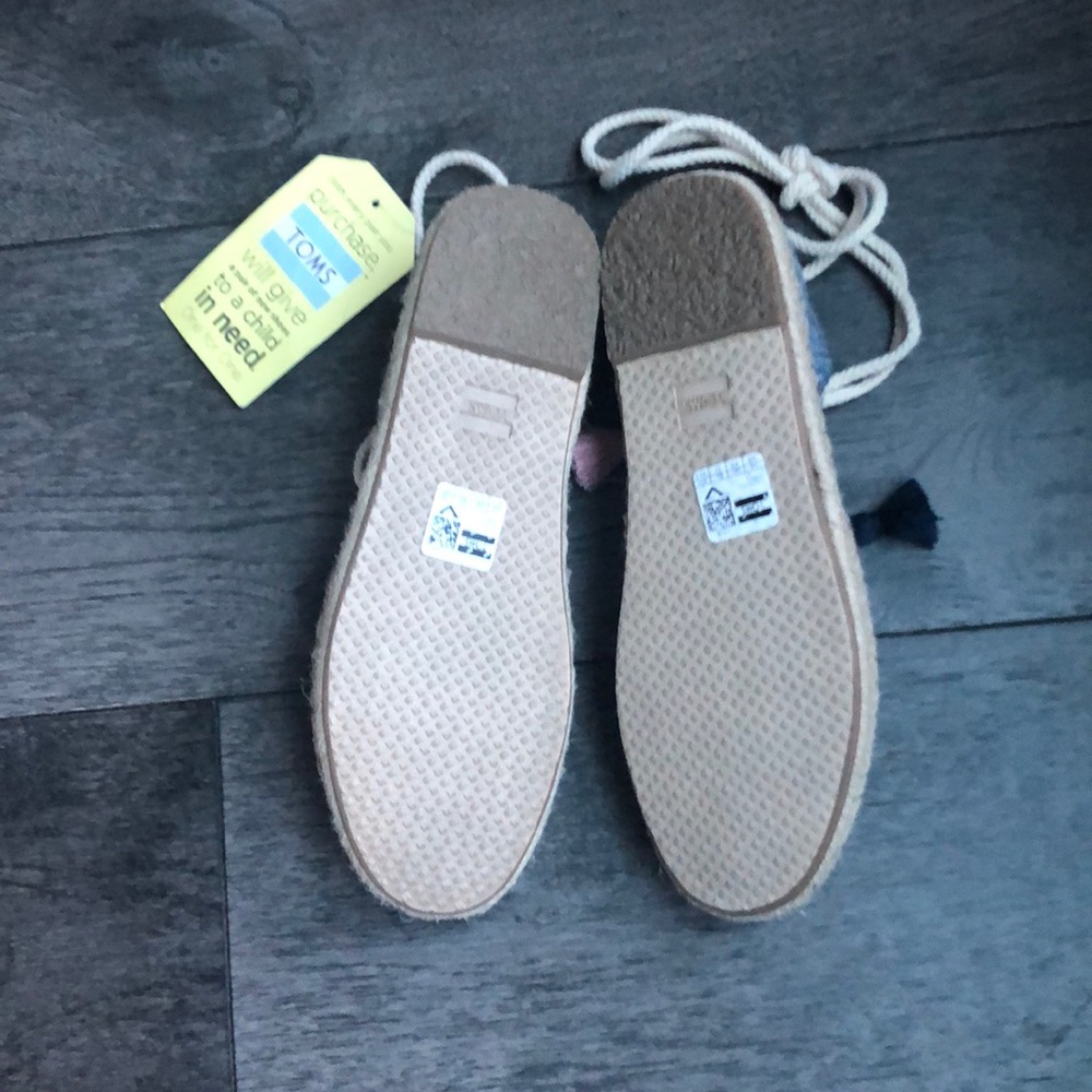 TOMS Woman’s Blue  Katalina espadrilles. - Picture 5 of 8